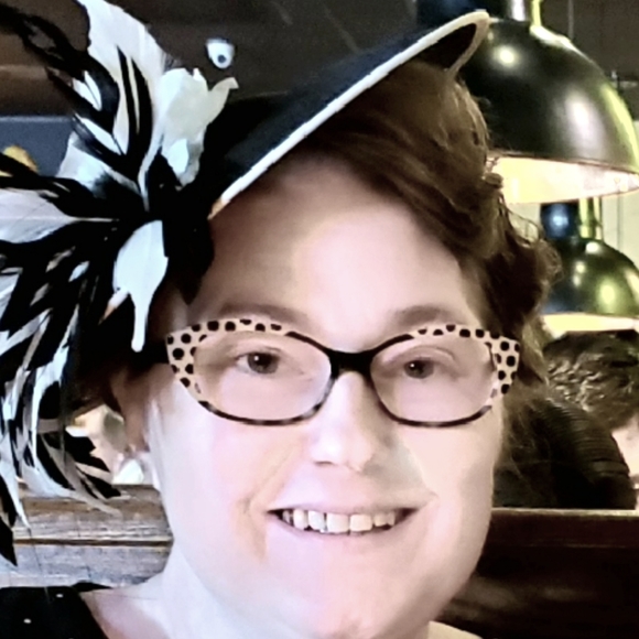 Meet your Posher, Janet - Picture 1 of 1